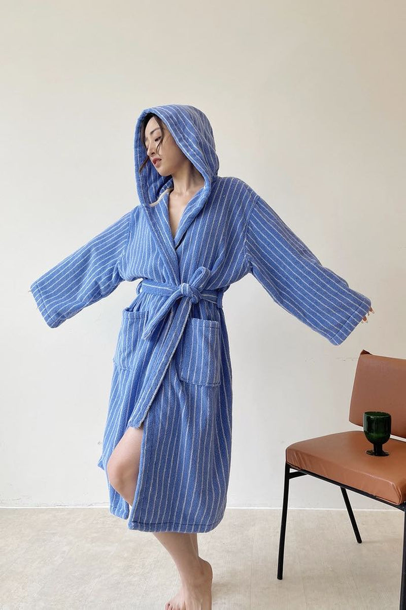 Luxurious Blue Retro Hooded Stripe Bathrobe - 100% Organic Long-Stapled Cotton for Ultimate Comfort